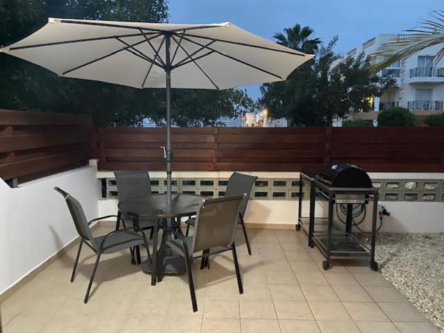 1 Bedroom Garden Flat, Sleeps 4 Paphos Esterno foto
