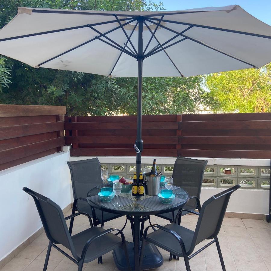 1 Bedroom Garden Flat, Sleeps 4 Paphos Esterno foto