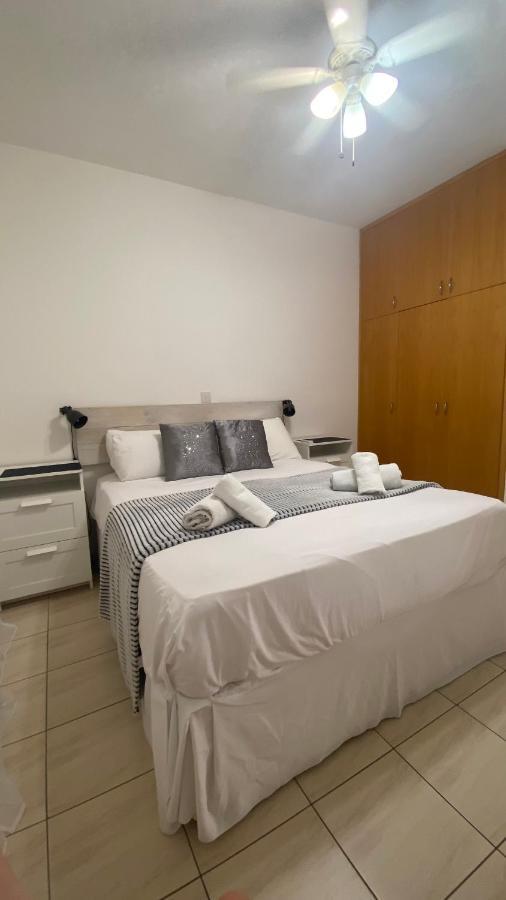 1 Bedroom Garden Flat, Sleeps 4 Paphos Esterno foto