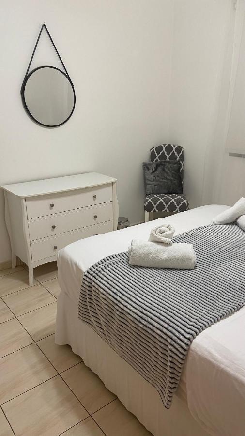 1 Bedroom Garden Flat, Sleeps 4 Paphos Esterno foto